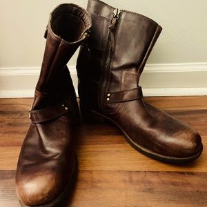 UGG Australia Mens Boots